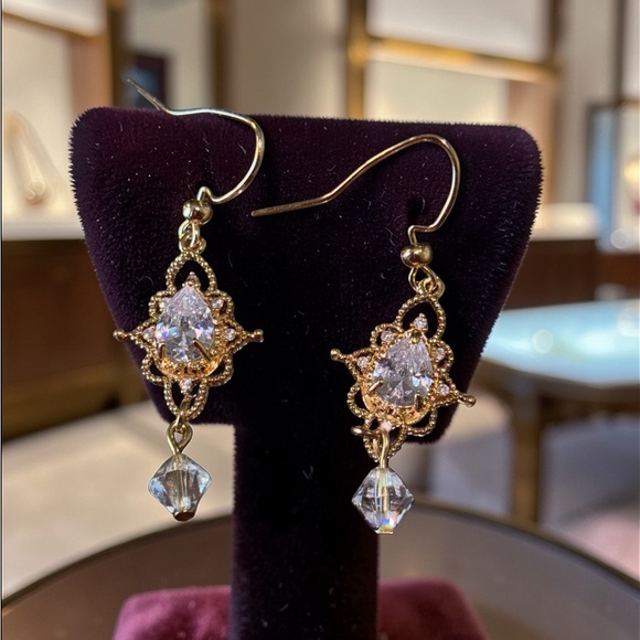 Jewelry - Drop Dangle Earrings - Sparkling Clear Stones
